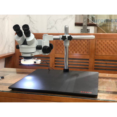 Kinh hien vi soi noi de rong 500x500mm, tay keo dai SZM7045-B9 (hình 1).jpg